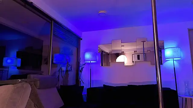 mandi4pole_ Chat XXX live