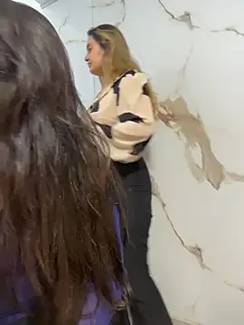 Antonella_Julieta Chat XXX in diretta