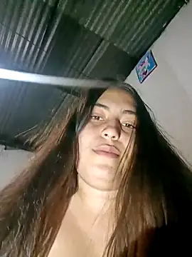 xandra252 Adlı Modelin Canlı XXX Sohbeti