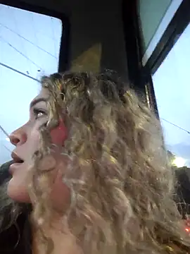 Show Webcam de Sara_smiiith211