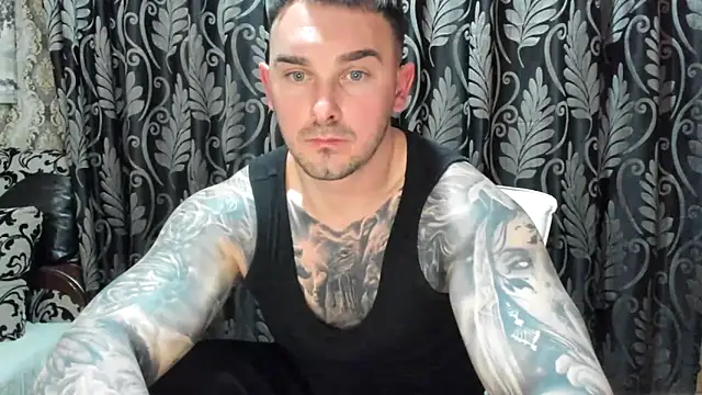 Jonmusclemaster Show in webcam