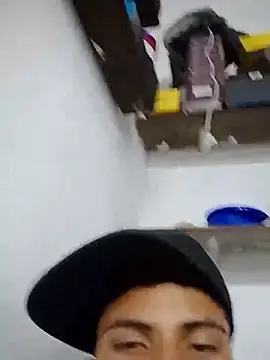 Alejandr420 Chat XXX in diretta