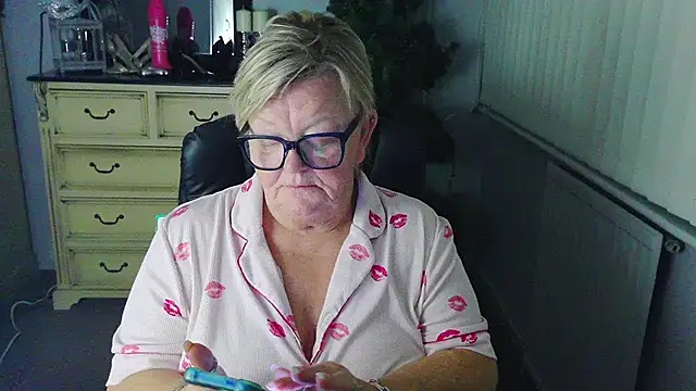 Chat +18 de BridgetBlueEyes ao vivo