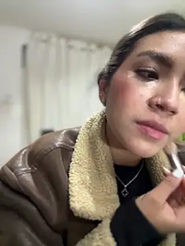 Mila_Morgan élő XXX-chatje