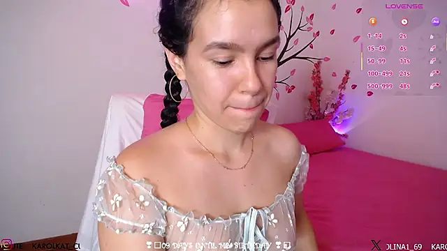 Karolina_1's Live XXX Chat