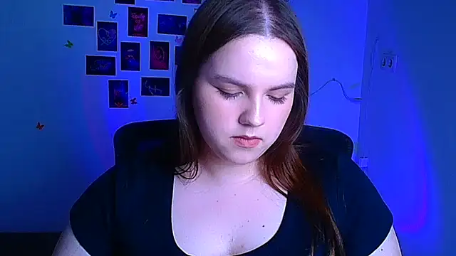 Kitty_Mia_Kitty Adlı Modelin Canlı XXX Sohbeti