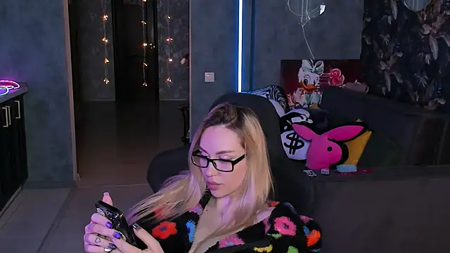 Blckmirrorr's Live XXX Chat