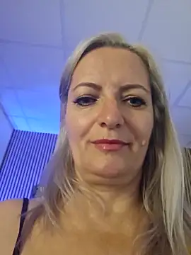 LadyTouch Live XXX Chat