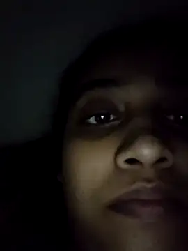 ALIZA_FENDY: διαδικτυακό σόου στην κάμερα