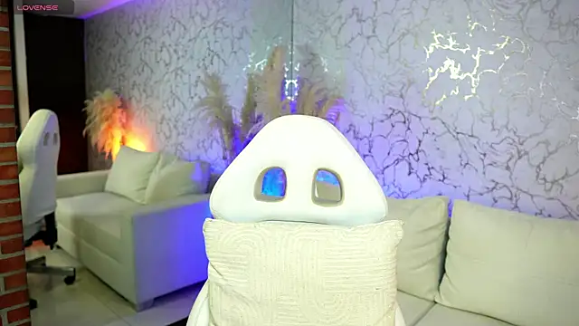 Yelena_Miller1: απευθείας συνομιλία ΧΧΧ