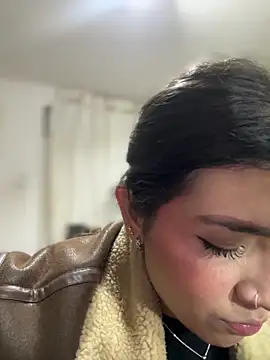 Mila_Morgan Adlı Modelin Canlı XXX Sohbeti