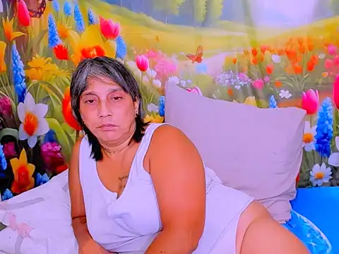 indianroxy Adlı Modelin Canlı XXX Sohbeti