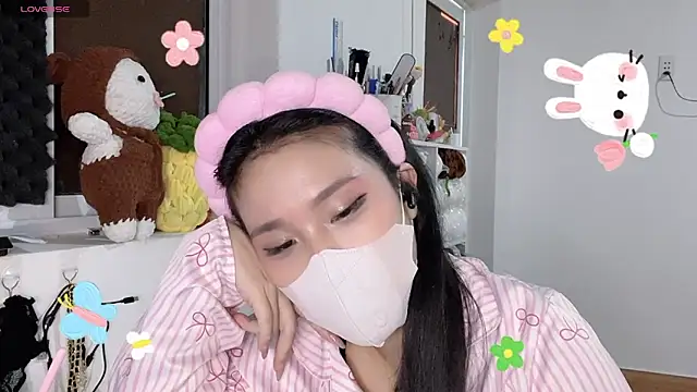 Tieu-May Live XXX-chat