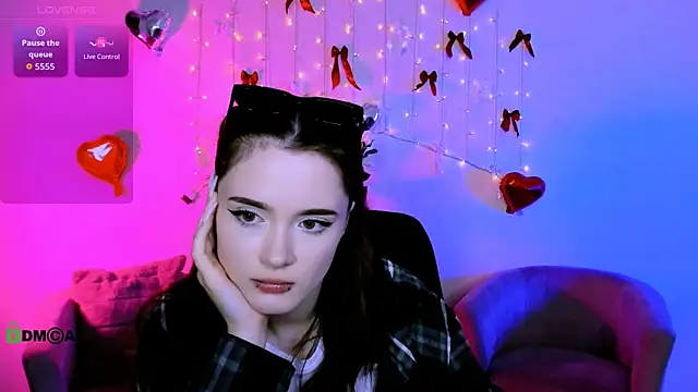 liana_kisses 即時 XXX 聊天