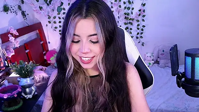 Kittyuwu_: απευθείας συνομιλία ΧΧΧ