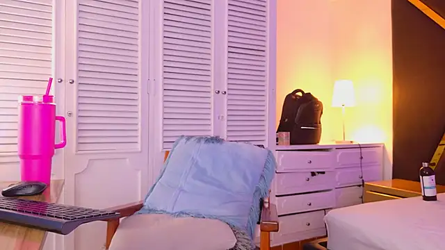 Adel_NesbiitのライブXXXチャット