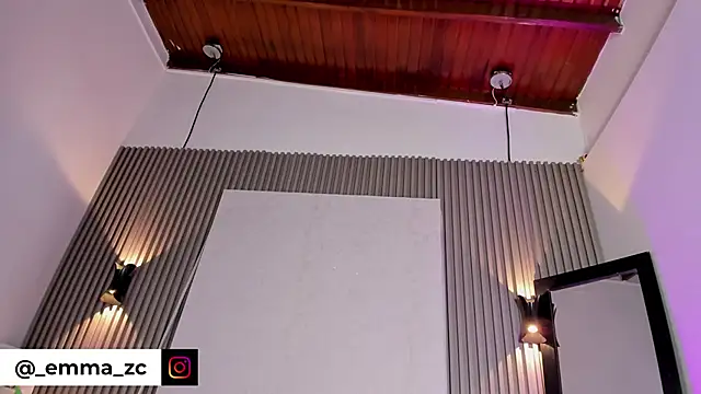 Emmazc_ Chat XXX in diretta