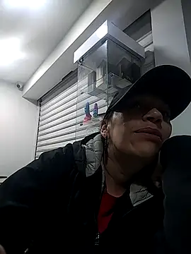 Онлайн чат XXX Shantey_Laurent