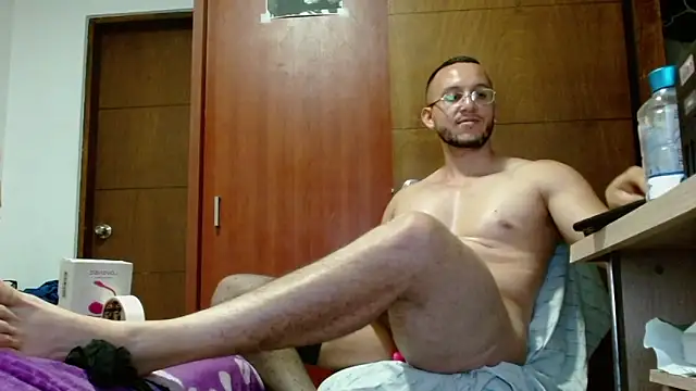 MarcusMilarc's Live XXX Chat