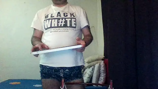 st206boy Show in webcam