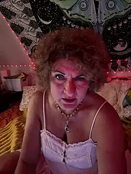 Chat +18 de SuzyCatzz ao vivo