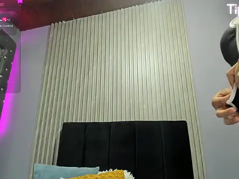 Paulinna_Curvy Webcam-Show