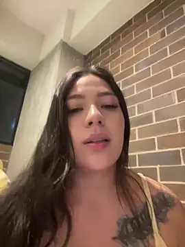 Latina_vanessa 现场XXX聊天