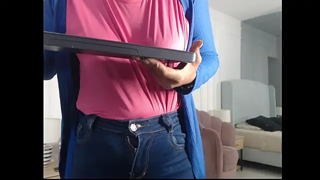 Chatroom XXX en direct de ChantalGarner