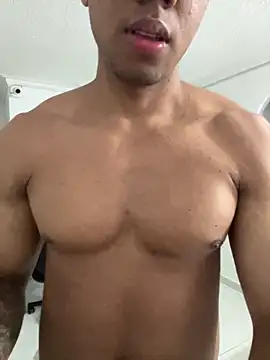 Pokazy przed kamerką – Paulcreewx