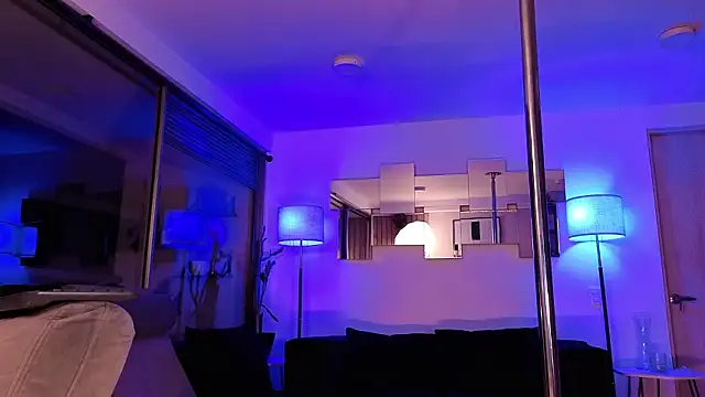 mandi4pole_ Live XXX-Chat