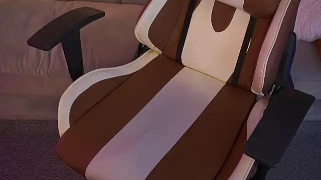 Chat XXX Live Kittywakee