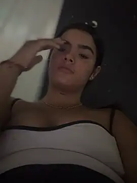 Kaily_Sweet16 Adlı Modelin Canlı XXX Sohbeti