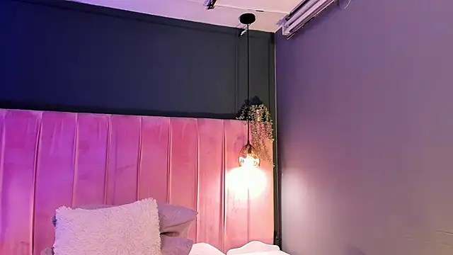 riley_bensongh Adlı Modelin Canlı XXX Sohbeti