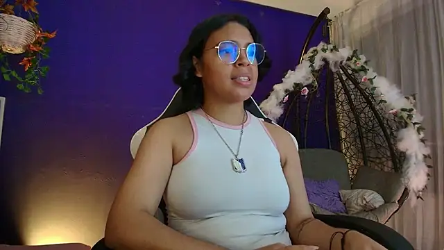 Chat XXX en directo de Emmapark_