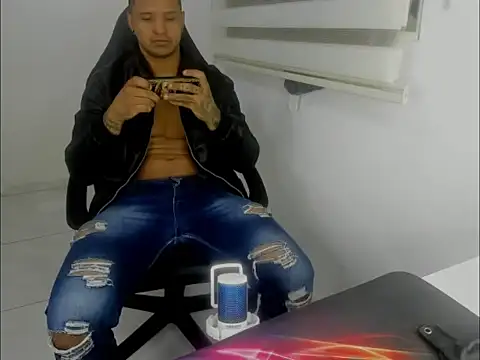 master_leather 现场XXX聊天