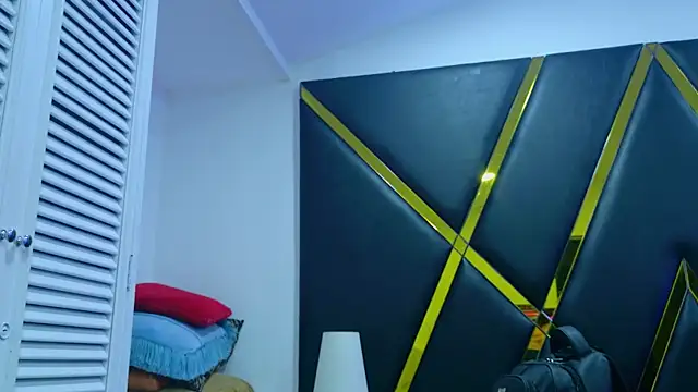 Chatroom XXX en direct de Adel_Nesbiit