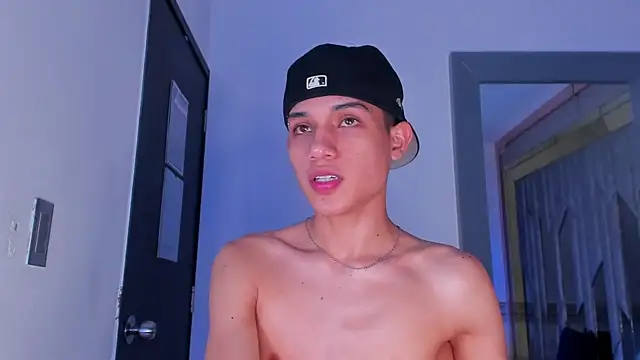 Sebax_Young Pertunjukan Webcam