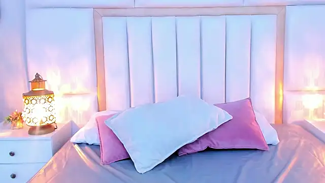 Chatroom XXX en direct de LaylaaDoll