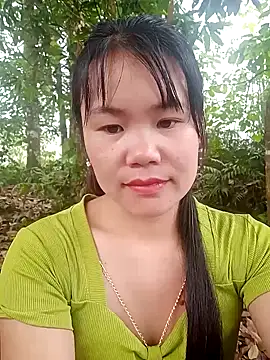 him220: διαδικτυακό σόου στην κάμερα