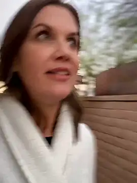 MaiseKnox Show in webcam