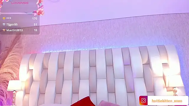 Viollet_xoxo élő XXX-chatje