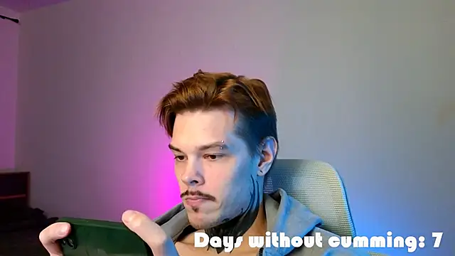 DENIS_HERE 即時 XXX 聊天