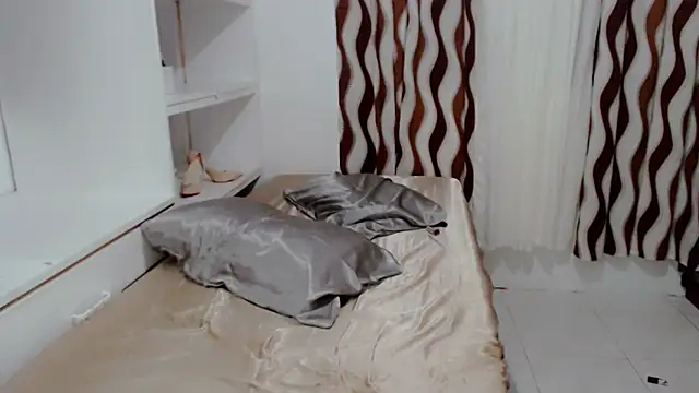 Ella_cummers Webcam show