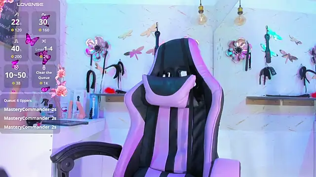 Natasha-Adams 即時 XXX 聊天