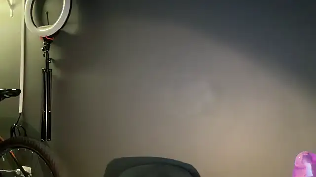 ZeusDelicious Adlı Modelin Canlı XXX Sohbeti