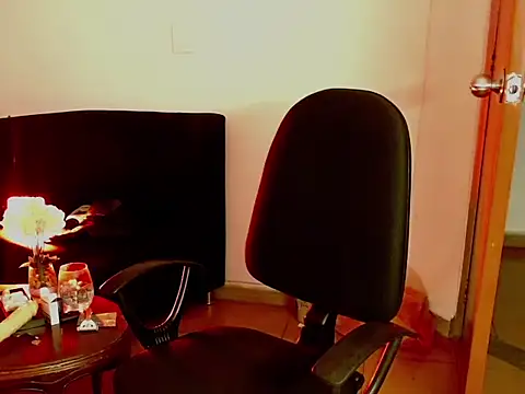 vickycat_x Adlı Modelin Canlı XXX Sohbeti