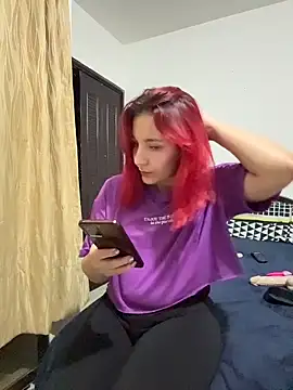 Chat +18 de Amelie-RedHoney ao vivo