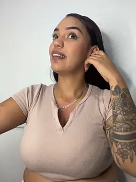 Sara-77 Live XXX-Chat