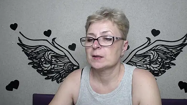 EmiliaGree 现场XXX聊天