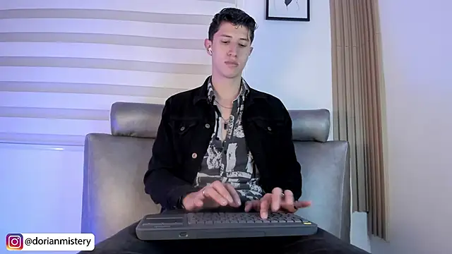 Czat XXX na żywo – Dorianmistery2322_